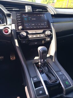 Honda Civic Benzín najeto 23150 km,stav nového vozu - 4