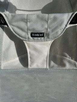 BabyBjorn lehátko Balance Soft Mesh - Silver/White Mesh - 4