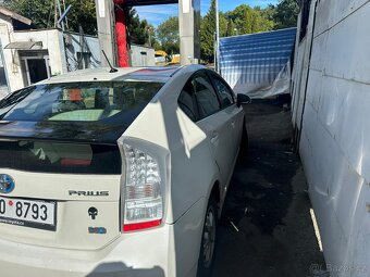 Toyota prius - 4