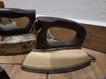 Staré žehličky a dózy - 4