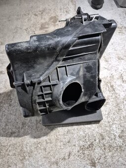 BMW E90/E91 airbox – skříň vzduchového filtru - 4