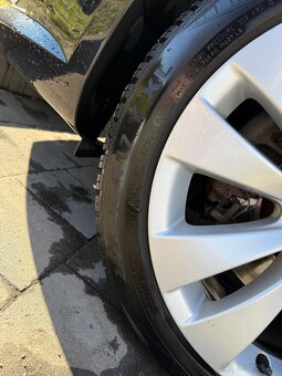 VW Passat CC 3C8 sada kol s pneu 235/45 R17 8Jx17H2 ET41 3C8 - 4