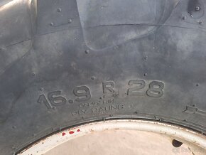 Pneu traktor 16,9-28 - 4