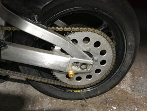 Yamaha yzf R1 - 4