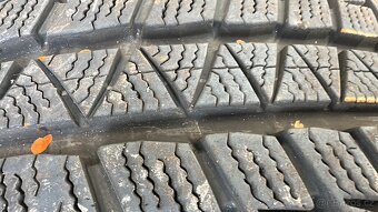 215/60R16 zimní pneu - 4