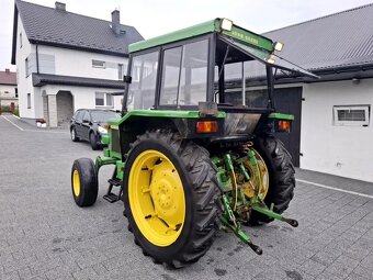 John Deere 2030 - 4