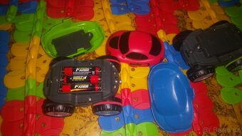 Flexibilní autodráha FleXtrem, Plastoví vojáčci, Roboti - 4