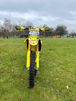 Suzuki RM-Z 250 (2025) – TOP STAV, 11,1 mth - 4