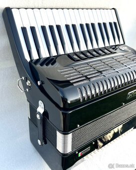 Nový akordeón BELTUNICA VIVALDI 80 basový- čiernej farby, kr - 4