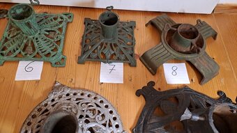 STARÉ VÁNOČNÍ LITINOVÉ STOJÁNKY 8 kusů - 4