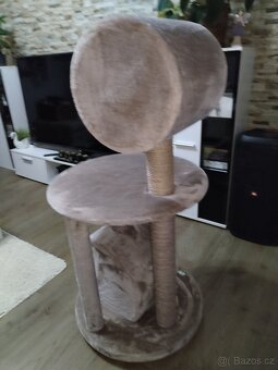 Růžový pelíšek škrabadlo pro kočičku zánovní - 4