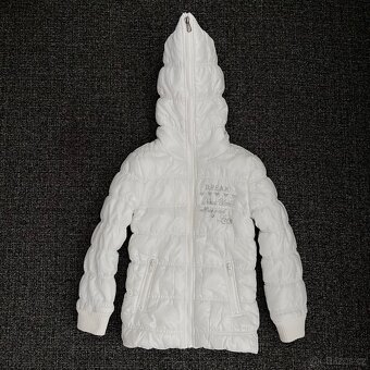 Dívčí bílá teplá prošívaná bunda s kapucí vel. 116, 5-6 let - 4