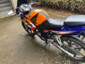 Honda cbr125 - 4