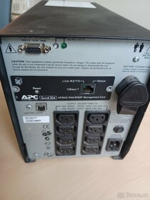 Záložní zdroj Smart UPS APC 1000 + AP9606 - 4