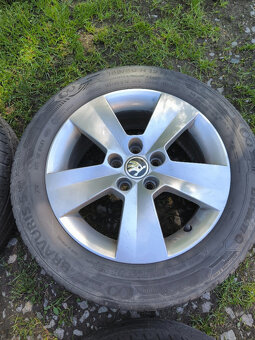 4x originalní alu škoda (5x100) letní 185/60 r15 - 4