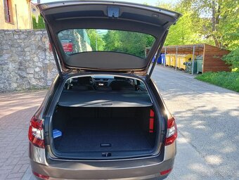Škoda Octavia combi 1,5 tsi Clever - 4