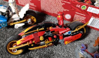 LEGO Ninjago - 70667 Kaiův motocykl a Zaneův skútr - 4