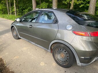 Honda Civic 8g - 4