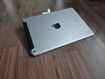 Apple iPad 5.generace 32gb Wifi + Cellular - 4