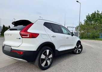 Volvo XC 40 D4 AWD Momentum Intro Edition - 4