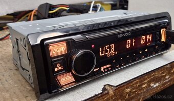 Autorádio Kenwood KMM125 na USB - 4