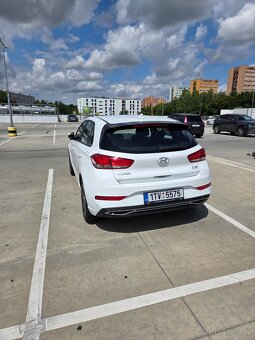 Hyundai i30 hatchback, 1.5, 58tis.km, v tovární záruce - 4