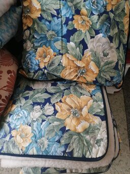 Prodám přikrývky a polštáře klasických rozměrů - 4