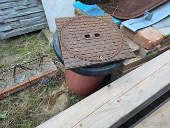 Teleskopický čtvercový litinový poklop DN315 včetně manžety - 4