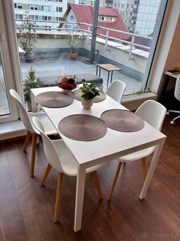 Bílý stůl IKEA VIHALS - 4