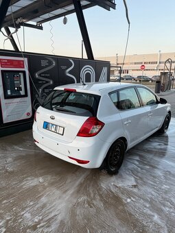 Kia Cee'd 1.4 2010 - 4
