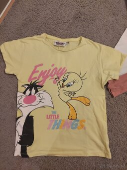 7 ks dívčích triček 128/123 - 4