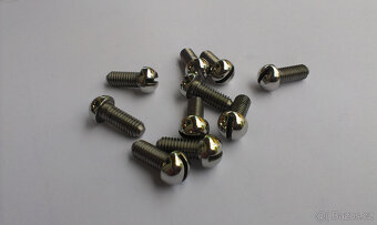 polgulaté šrouby - 4