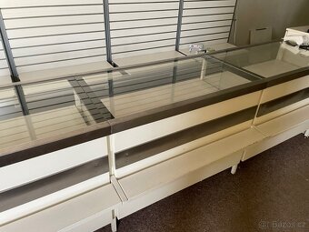 prodejní pult 300x60 kovový prosklený - 4