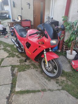 Suzuki GSX 600f - 4