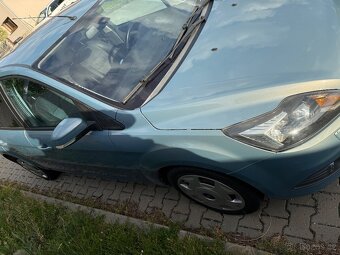 Prodám Ford Focus 1.8 hatchback - 4