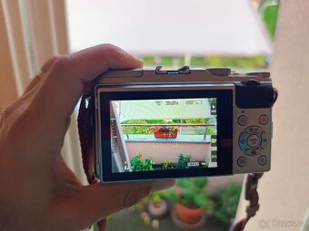 Fujifilm X-A5 + XC15-45 stříbrný - 4