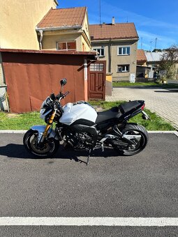 Yamaha FZ8N - 4