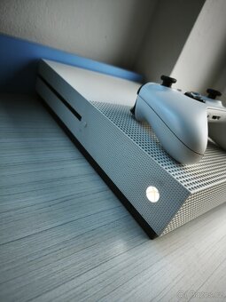 Xbox One S 500 GB + ovladač + 6 her - 4