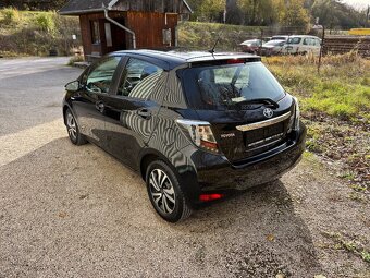 Toyota Yaris, 1.5 Hybrid PLNÝ SERVIS TOYOTA NEHAVAROVANÉ - 4