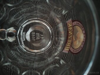 Pivní sklenice pivovaru Březňák 0,5 L - masivní sklo - 4