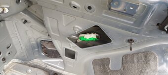 Prodám lz bočnici s podběhem viz foto Hyundai i30 kombi - 4
