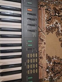 Prodám elektronické klávesy YAMAHA PSR-11 - 4