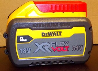 Nový set DeWalt DCB118X3 - 3X DCB547 +nabíječka DC118 - 4