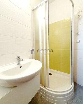 Pronájem bytu 1+kk , 32m², ul. Vysočanské náměstí, Praha 9 - - 4