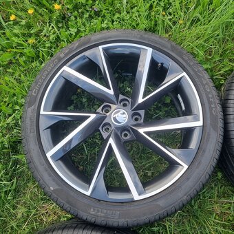Vega sada R19 Superb Karoq - 4