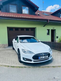 Tesla model S P85 - 4