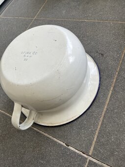 Starý smaltovaný nočník - Sfinx - 4
