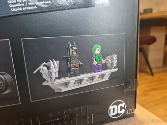 LEGO® Batman™ 76240 Batmobil Tumbler + dárek - 4
