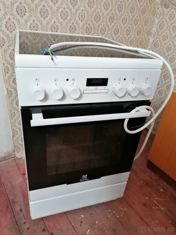 Sklokeramický sporák Electrolux EKC54552OK bílý - 4