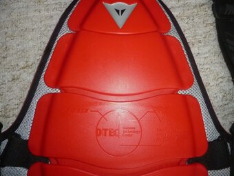 páteřák - DAINESE - 4